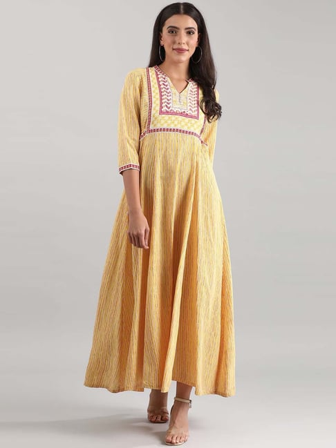 Aurelia Yellow Printed Maxi Dress Price in India