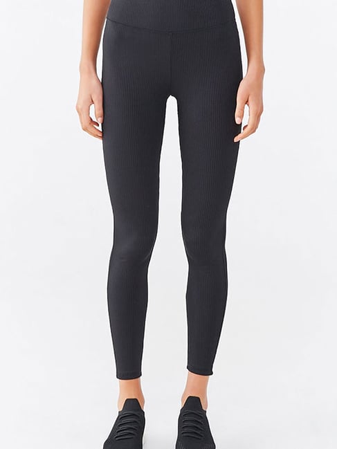 Buy online Black Striped Full Length Active Wear Tights from Bottom Wear  for Women by Leebonee for ₹649 at 57% off | 2024 Limeroad.com