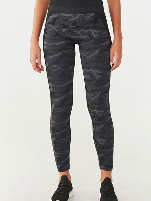 Camo print leggings