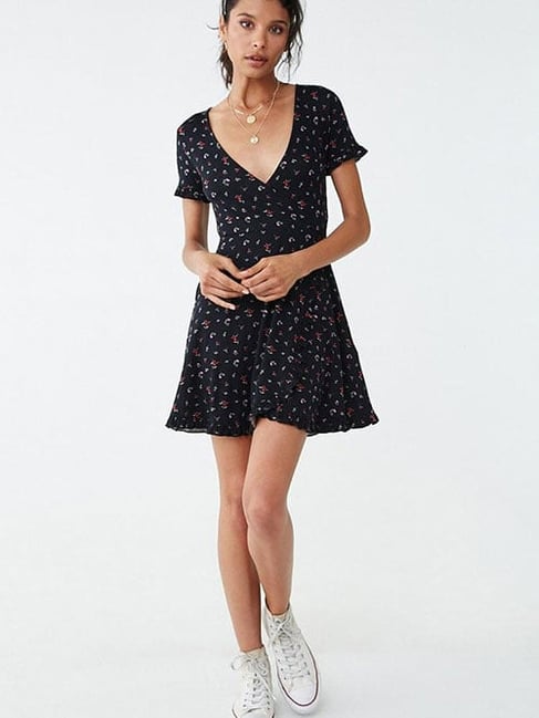Forever 21 Black Floral Print Skater Dress
