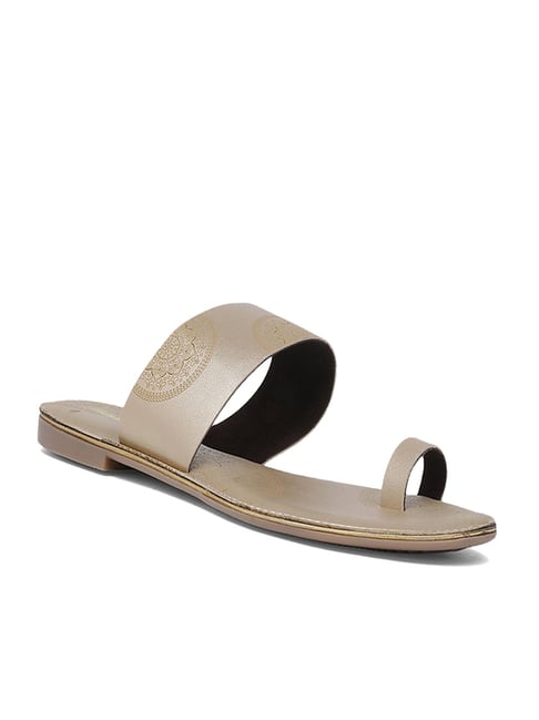 Bata Women's Eli Golden Toe Ring Sandals