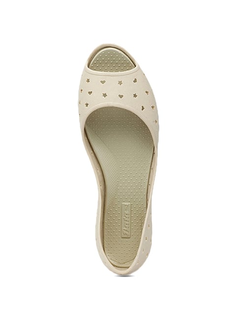 Bata Women DEVA THONG Beige Slippers UK 4 (6718972) : Amazon.in: Fashion