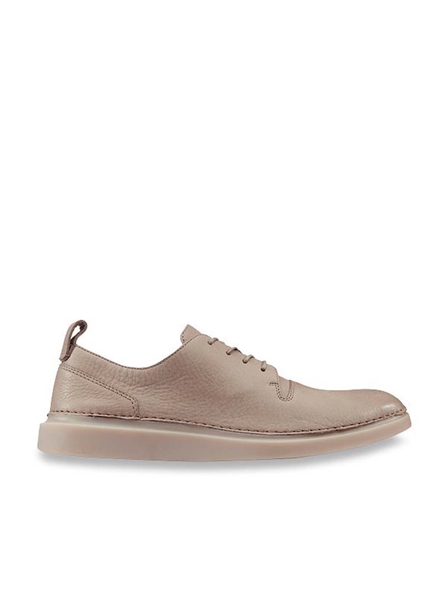 Kruik vezel maag Buy Clarks Hale Beige Casual Shoes for Men at Best Price @ Tata CLiQ