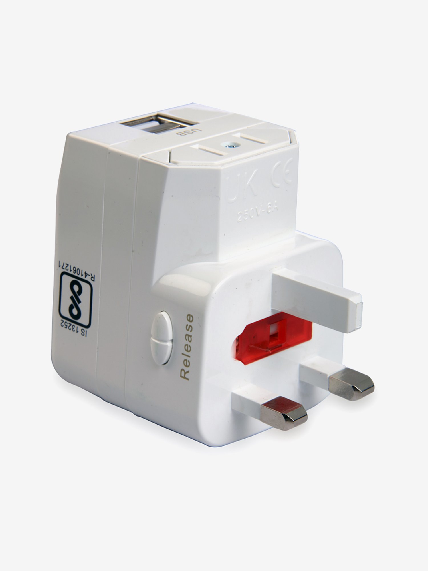 croma travel adapter