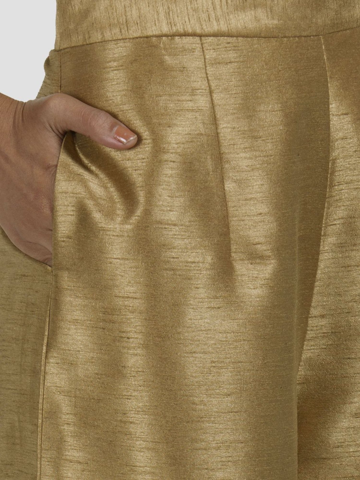Indian Politician Has A Dazzling Gold Shirt Worth $213,000 | Business  Insider India