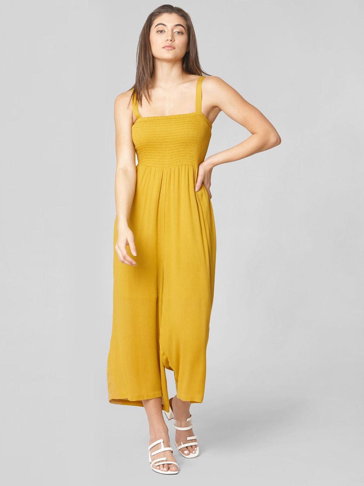 instinkt Transcend Forældet Buy Vero Moda Golden Square Neck Jumpsuit for Women Online @ Tata CLiQ