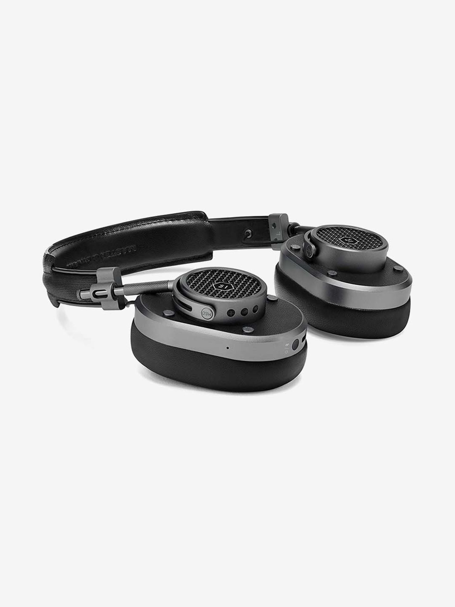 Buy Master & Dynamic MH40 Wireless Headphone with Microphone Buy Master & Dynamic MH40 Wireless Headphone with Microphone