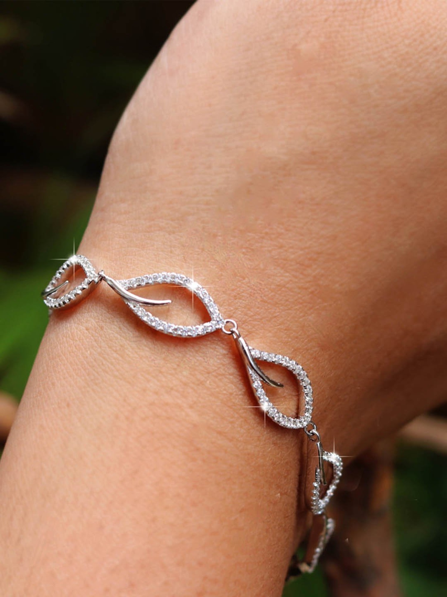 Silver Bracelets for Women: Buy Pure Silver Bracelets for Ladies, Girls and  Women Online in India| FOURSEVEN