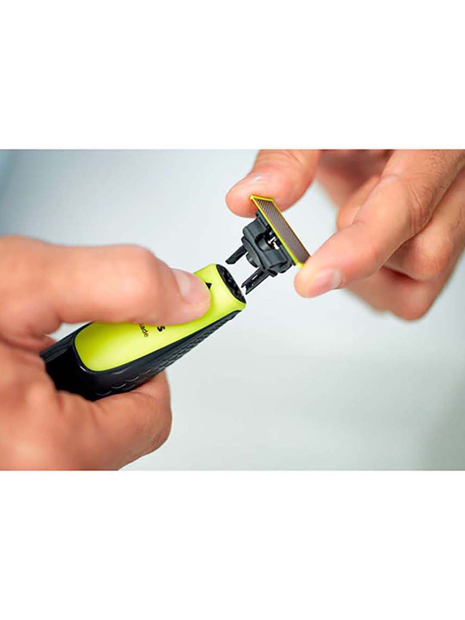 Lime Green And Charcoal Grey Battery Philips OneBlade QP2512/10  Rechargeable Trimmer, For Hair Trimming at Rs 1700/piece in Gorakhpur