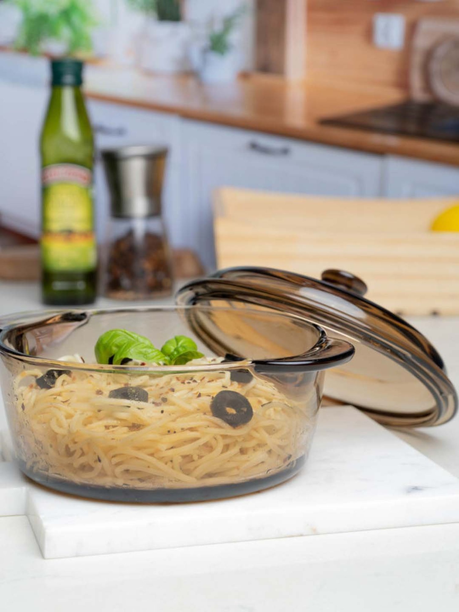 Goodhomes Brown Glass Casserole Dish With Lid Set of 1Goodhomes