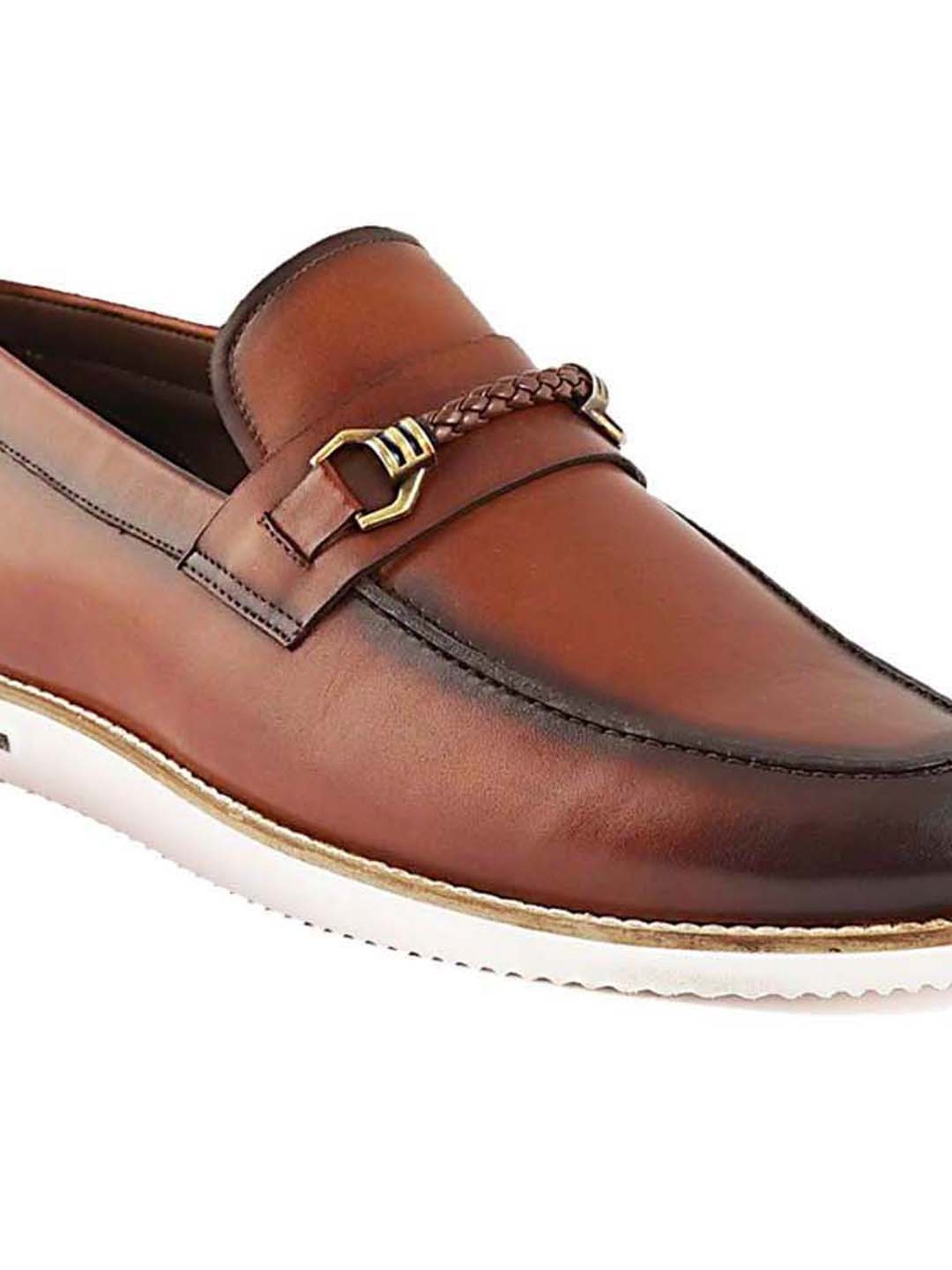 鯉太郎@lownslow Buy One8 Select By Virat Kohli Debonair Brown Loafers for Men at