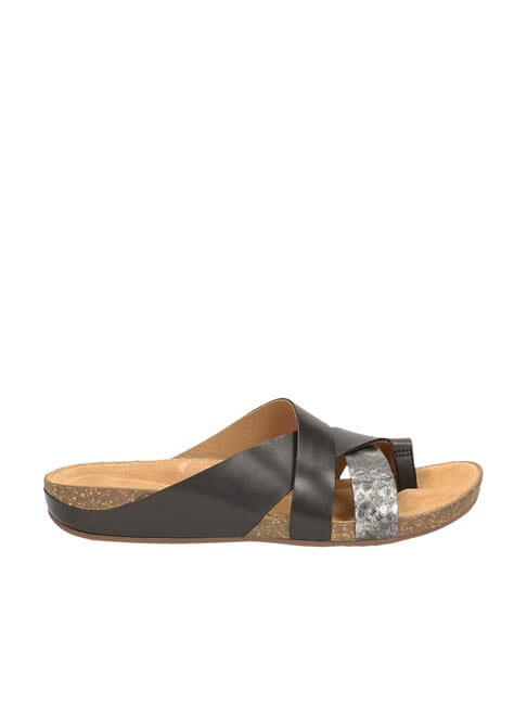 Clarks Women's Perri Bay Black & Silver Toe Ring Sandals