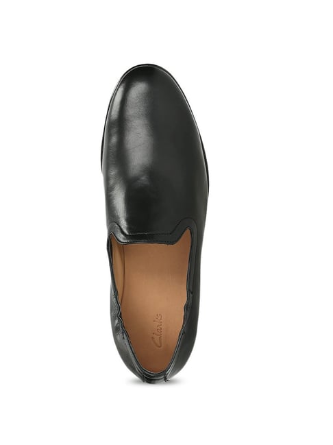 Buy Clark Men�s Form Step Black Loafers Online at Best