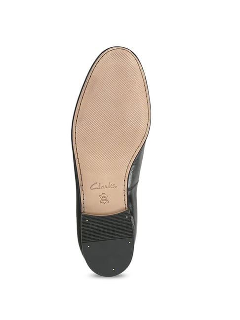 Buy Clark Men�s Form Step Black Loafers Online at Best