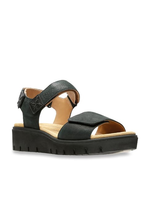 Clarks Women s Un Karely Bay Black Ankle Strap Sandals