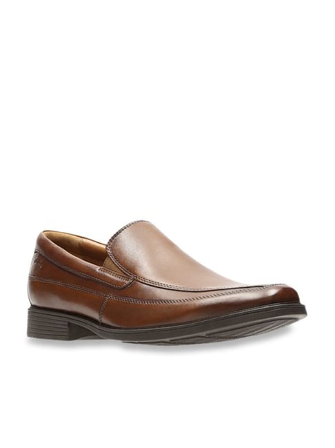 Clarks tilden deals brown