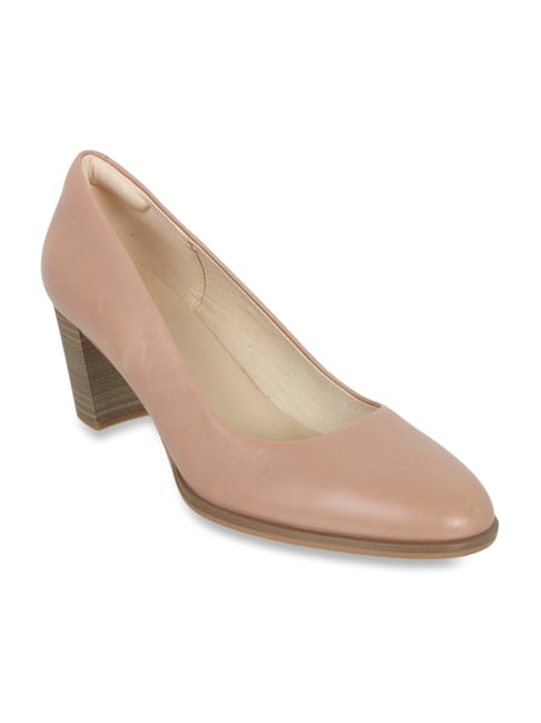 Clarks hotsell pumps beige