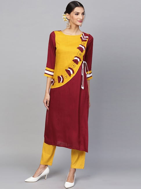 Aks Maroon & Yellow Embroidered Straight Kurta