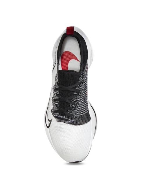 tatacliq nike shoes
