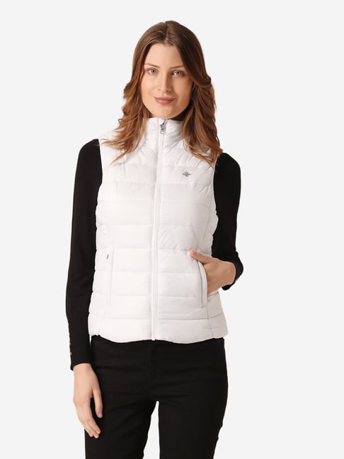 white sleeveless jacket