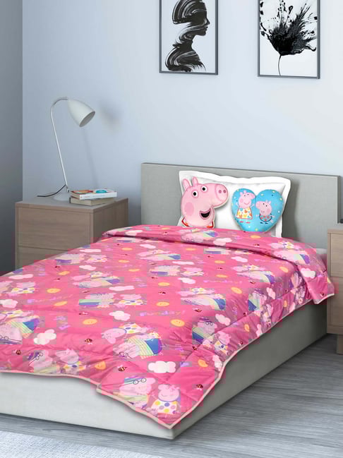 Saral Home Peppa Pig Pink Velvet Kids Quilt with 2 Cushions