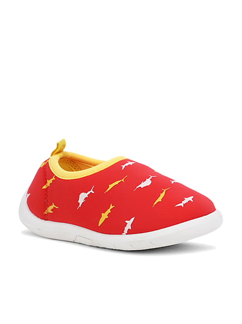 Cute on sale red sneakers