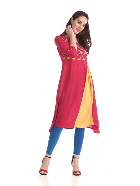 Anahi by Unlimited Fuchsia Embroidered Kurta