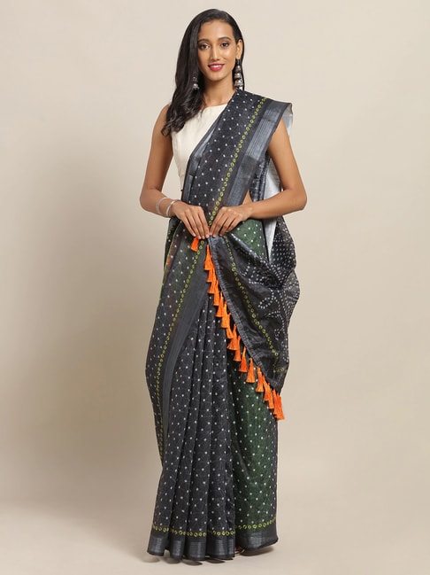 Vastranand Black Printed Saree With Unstitched Blouse Price in India