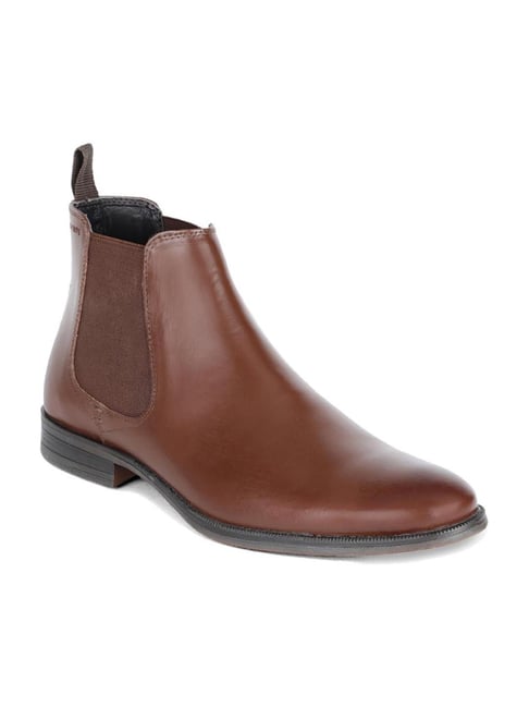 red tape chelsea boots in brown leather