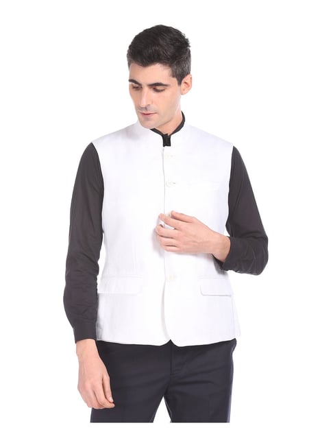 Buy ARROW Mens Sleeveless Slim Fit Solid Nehru Jacket | Shoppers Stop