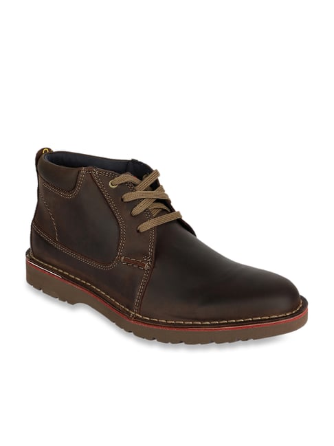 Clarks vargo mid hot sale chukka boot