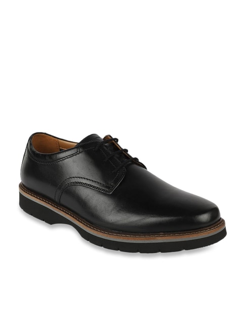 Clarks Men/'s Bayhill Plain Dress Oxford Shoe