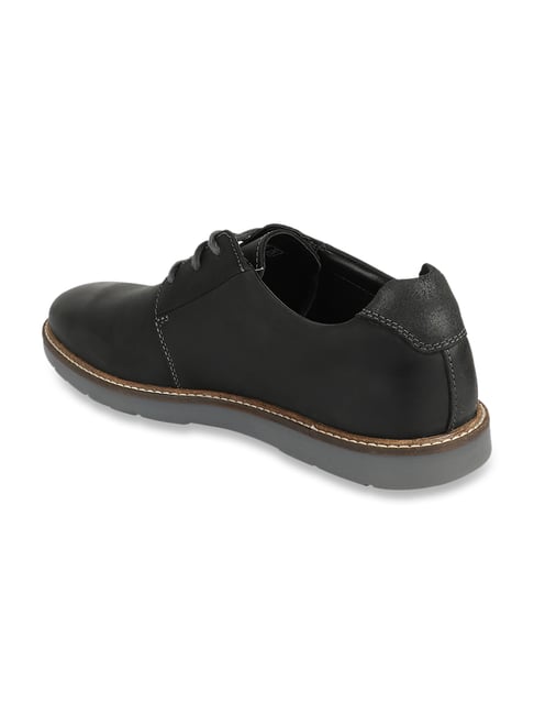 Clarks grandin clearance plain black