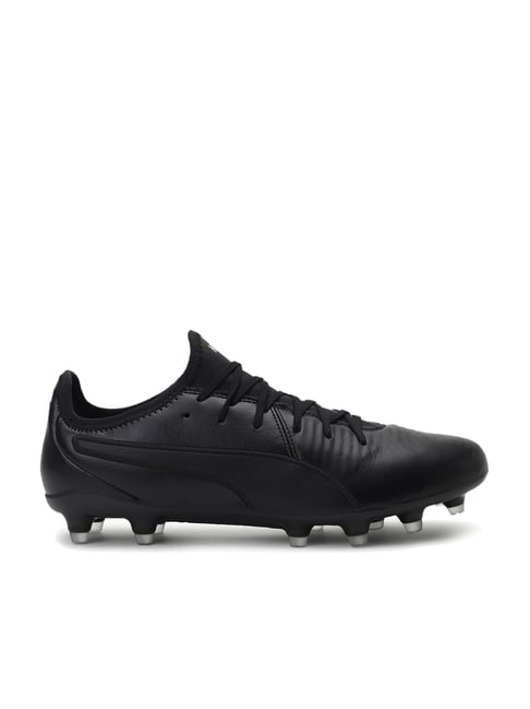 Soccer fashion cleats black