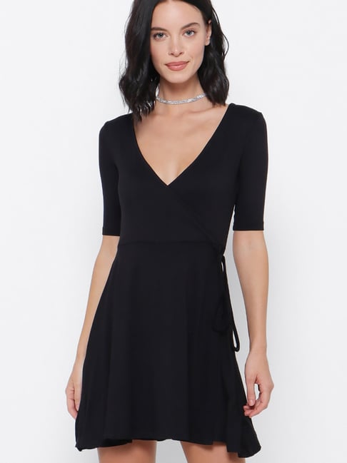 Forever 21 outlet black wrap dress