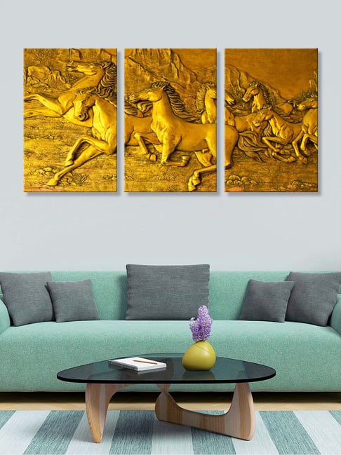 Tranh Vàng Chạy Ngựa: Với tranh Vàng Chạy Ngựa, bạn sẽ được ngắm nhìn tác phẩm nghệ thuật đẹp mắt và ý nghĩa. Xem hình ảnh để hiểu rõ hơn về thông điệp mà bức tranh muốn gửi gắm.