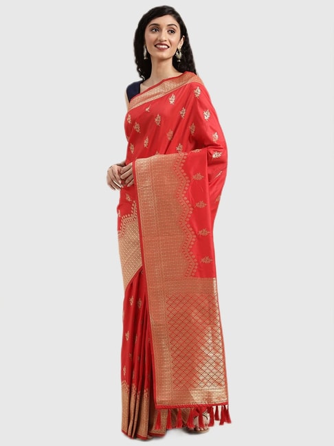 Vastranand Red Textured Saree With Blouse Price in India