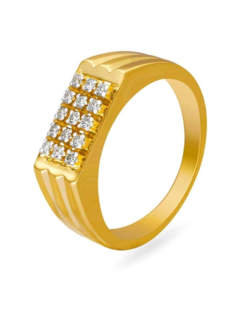 Sleek 18 Karat Gold Ring With 7 Diamonds