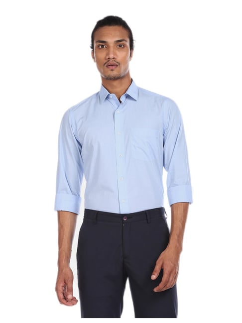 23,643 Light Blue Shirt Black Pants Stock Photos, High-Res Pictures, and  Images - Getty Images