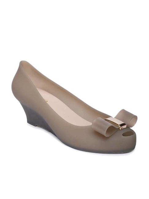 CERIZ Women's Ximela Beige Wedge Pumps