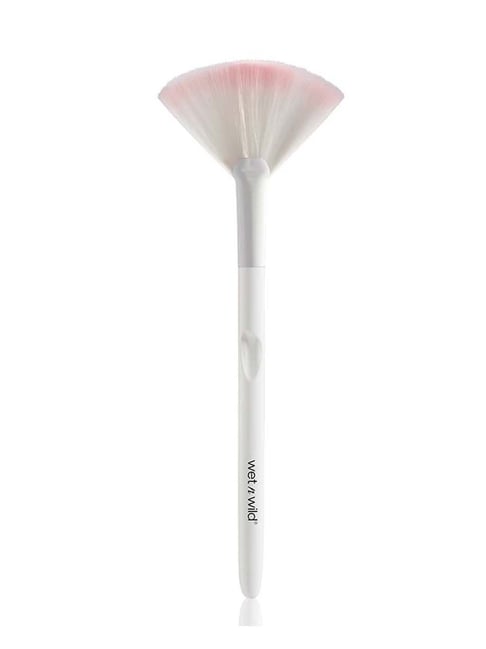 Buy Wet n Wild Makeup Brush - Contour Brush at Best Price @ Tata CLiQ