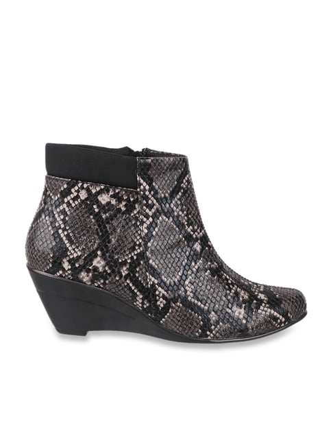 Buy Mochi Women's Black Wedges Booties for Women at Best Price
