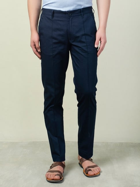 Leisure fit trousers with pleats (232ME226E1740) for Man | Brunello  Cucinelli