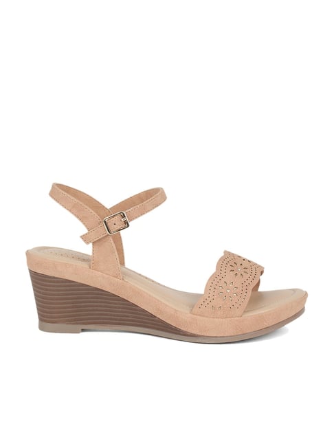 Wedges sandals best sale in bata