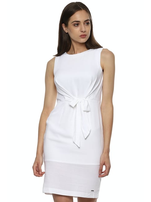 Van Heusen White Regular Fit Dress Price in India