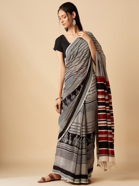 Fabindia Black & White Printed Saree With Unstitched Blouse Price in India