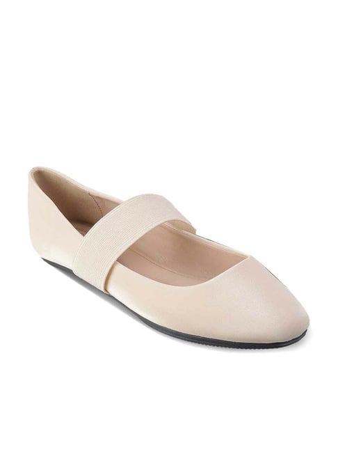 Tresmode Women's Beige Mary Jane Shoes