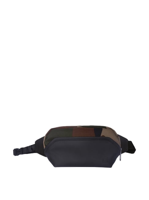 Nike air max on sale camo waist pack