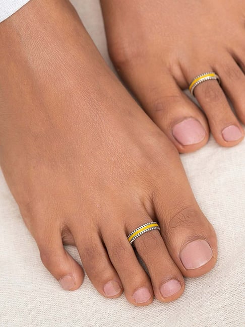 Buy Shaya by CaratLane Antique Ajjis College Wali Toe Rings in 925 Silver  online