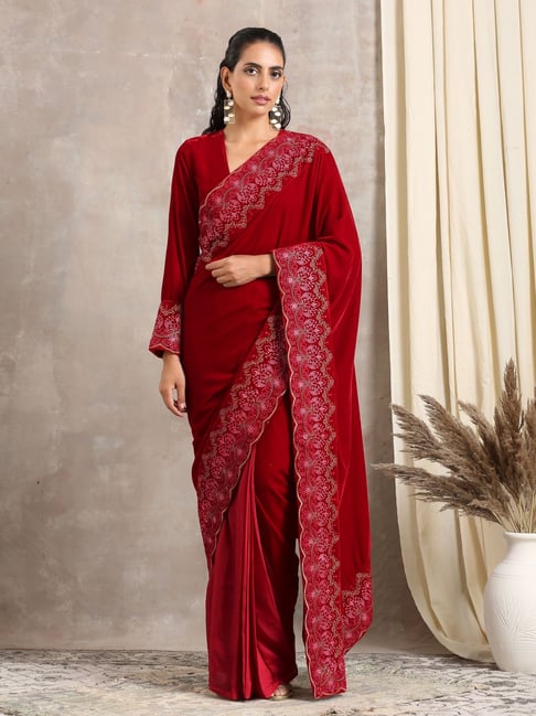 Party Wear 3 Colour Ladies Velvet Saree, 5.5 m (separate blouse piece) at  Rs 1080/piece in Surat